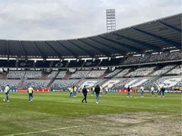 开云官网-这也行？！比利时国家队主场靠吹叶机吹干积水